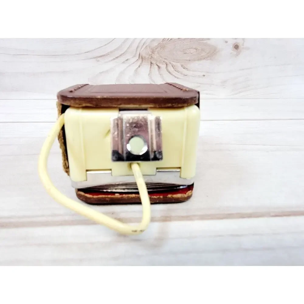 Vintage 60s Ferrania Flash in Original Case Made in Italy